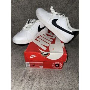 NIKE COURT ROYALE 2 WHITE / BLACK MEN'S CQ9246 100 SZ 7.5